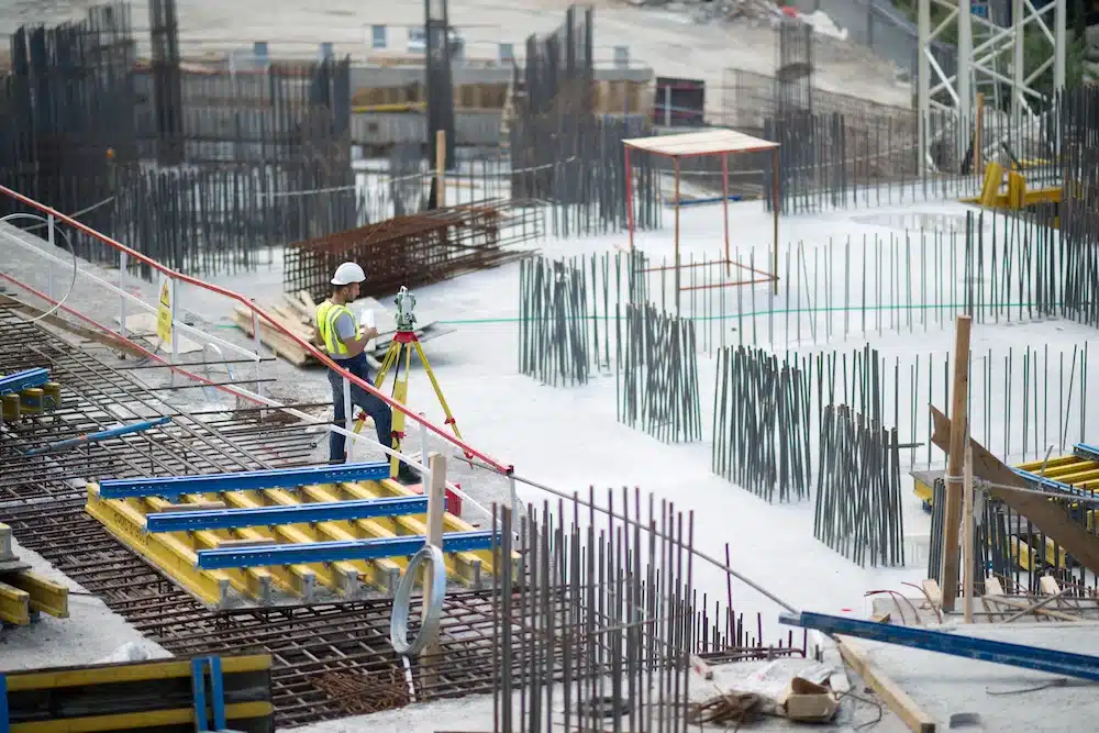 Grand site de construction.